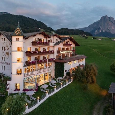 Parc Hotel Tyrol Castelrotto Exterior photo