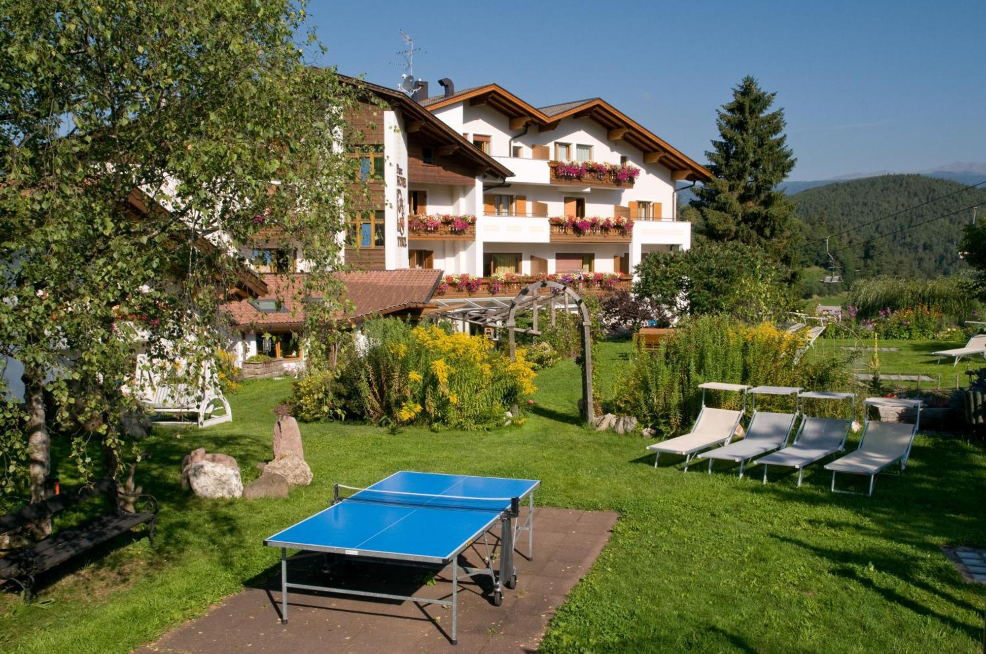 Parc Hotel Tyrol Castelrotto Exterior photo